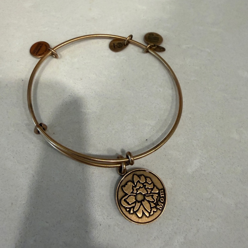 Mom Flower Alex and Ani Bracelet. Hard to find.